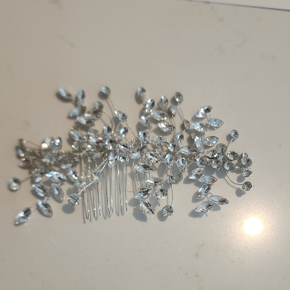 Silver Vine Crystal Hair Accessory